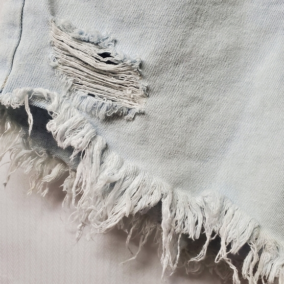 Highest-Rise Light Wash Button Fly Shorts - Picture 7 of 11